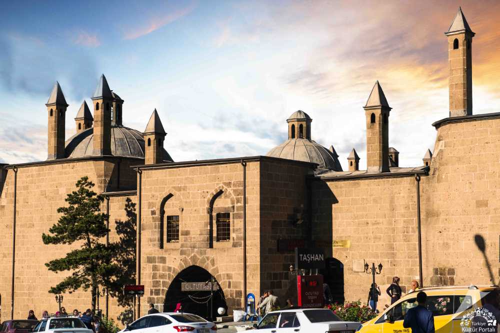 RÜSTEMPAŞA BEDESTENİ (TAŞHAN)